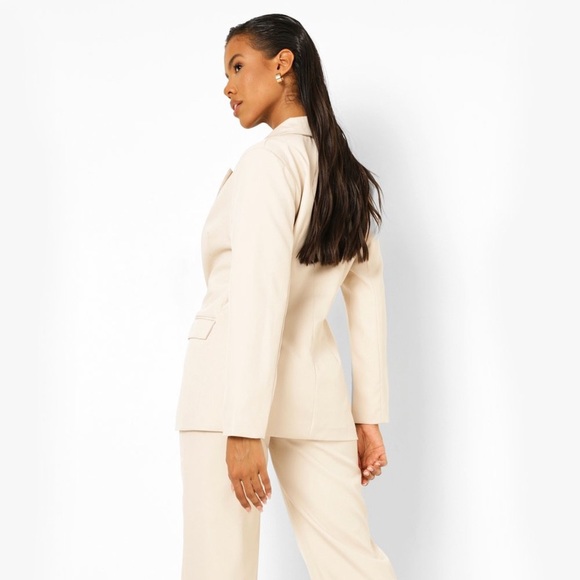 Boohoo Ecru Fitted Blazer - Picture 5 of 10